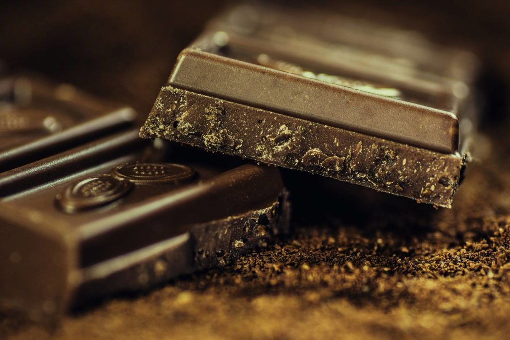 Chocolate amargo y cacao - Alimentos Saludables para levantar el ánimo